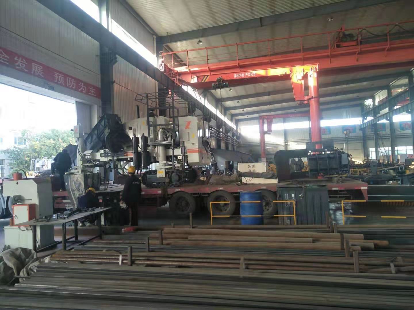 發(fā)車！新路緣混凝土滑模攤鋪機(jī)發(fā)襄陽棗陽，助力公路修筑